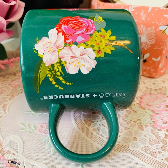 Ceramic Starbucks 2018 Ban.do floral Rose Holiday Mug - Picture 13 of 16